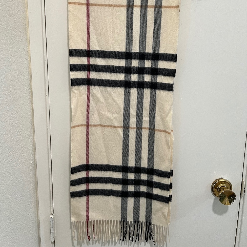 Burberry Cashmere Scarf⁺˚🧣⋆｡°☕✩₊